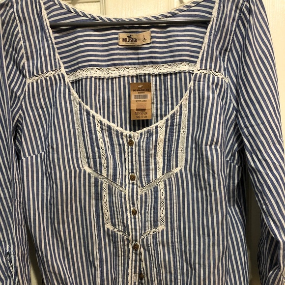 Button up blouse💙 - Picture 3 of 3